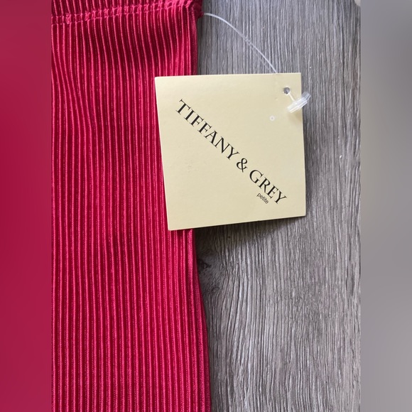 Red ribbed pencil skirt - Picture 2 of 4